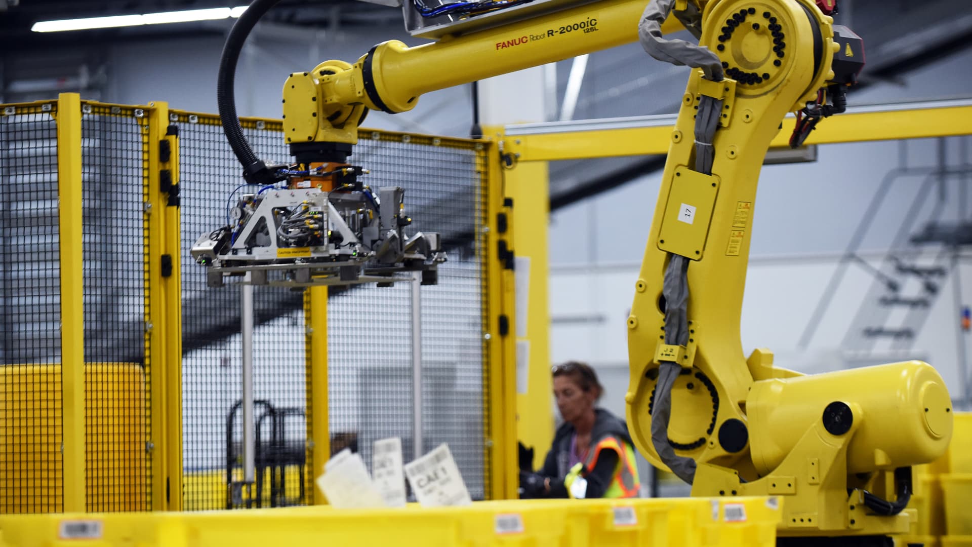 Druckzentrum Copyland äußerer Laufer Platz Nürnberg 107229035-1682051609980-gettyimages-1136867731-hennessy-amazonsn190412