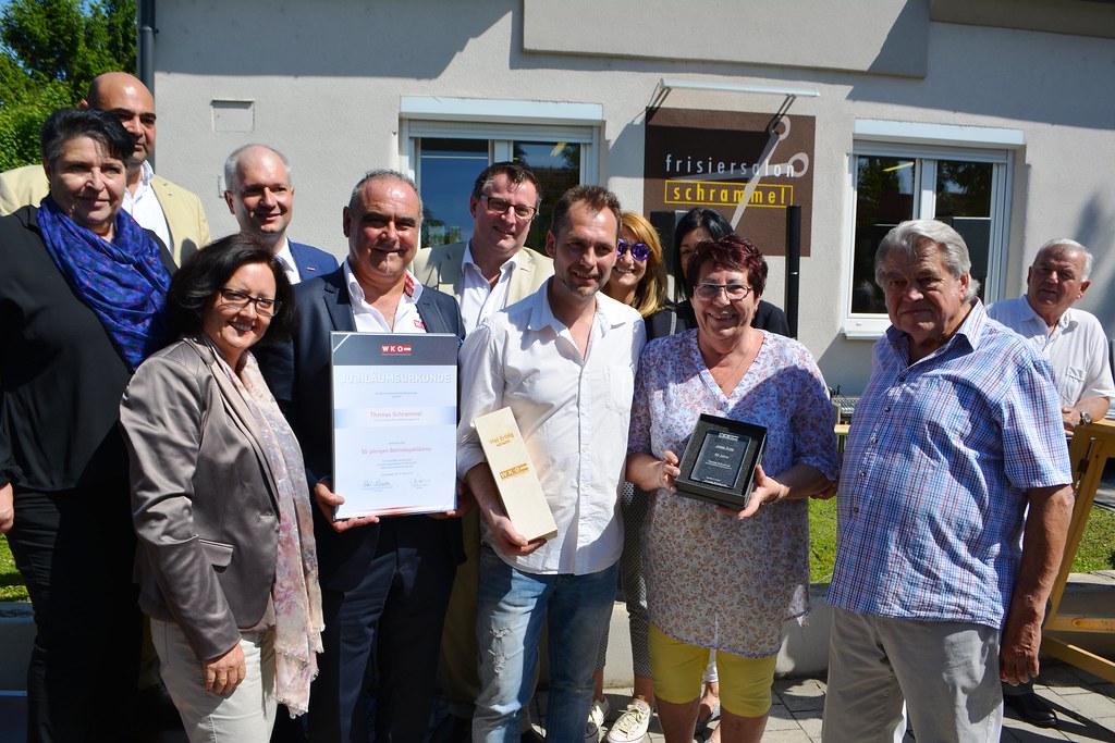 Frisiersalon Frau Schultz & Frau Müller 50jähriges Betriebsjubiläum Frisiersalon Schrammel in Frau… | Flickr