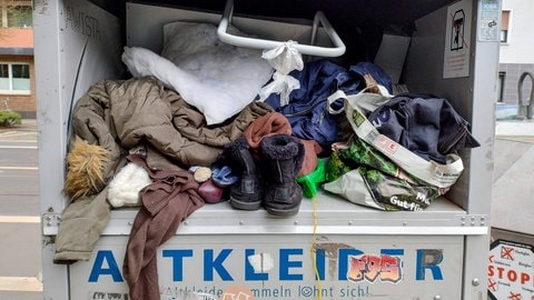Altkleider Entsorgen In Der Nähe Altkleider - wohin damit, spenden oder auf den Müll? - Kaffee oder Tee - TV