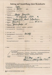 Antrag Auf Erteilung Eines Wohnberechtigungsscheins Antrag auf Ausstellung einer Kennkarte von Maria Oeder, 11. März 1945