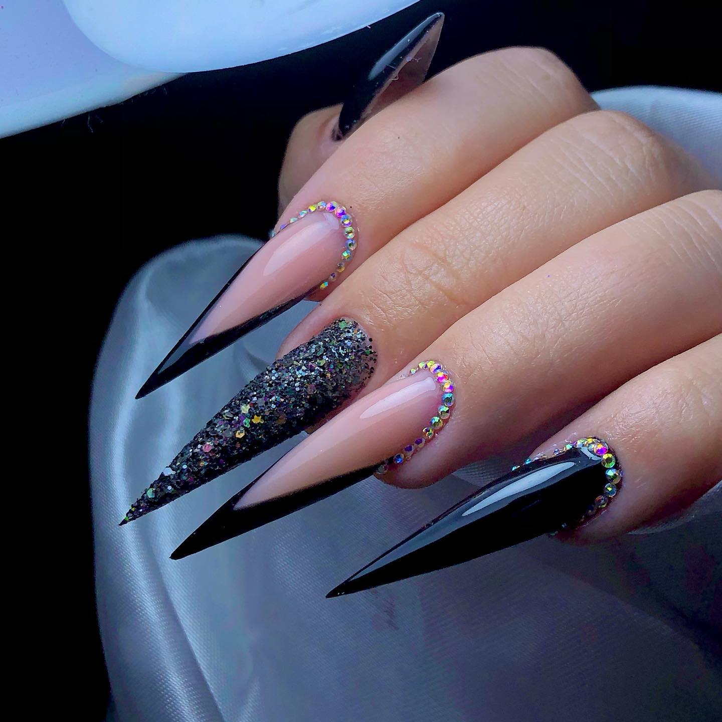 Nails In The City Frankfurt Sachsenhausen Are Stiletto Nails Still In Style 2025 - Layla Sienna