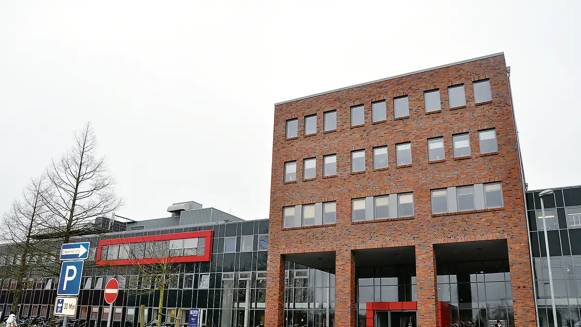 Agentur Für Arbeit Lübeck Jobbörse Auricher Krankenhaus: Ubbo-Emmius-Kliniken verteidigen