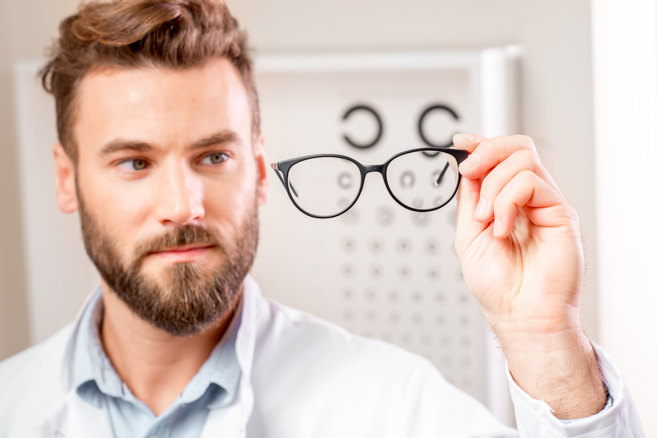 Optiker In Der Nähe Jetzt Geöffnet Ausbildungs-Guide: Wie wird man Optiker bzw. Kontaktlinsenspezialist?