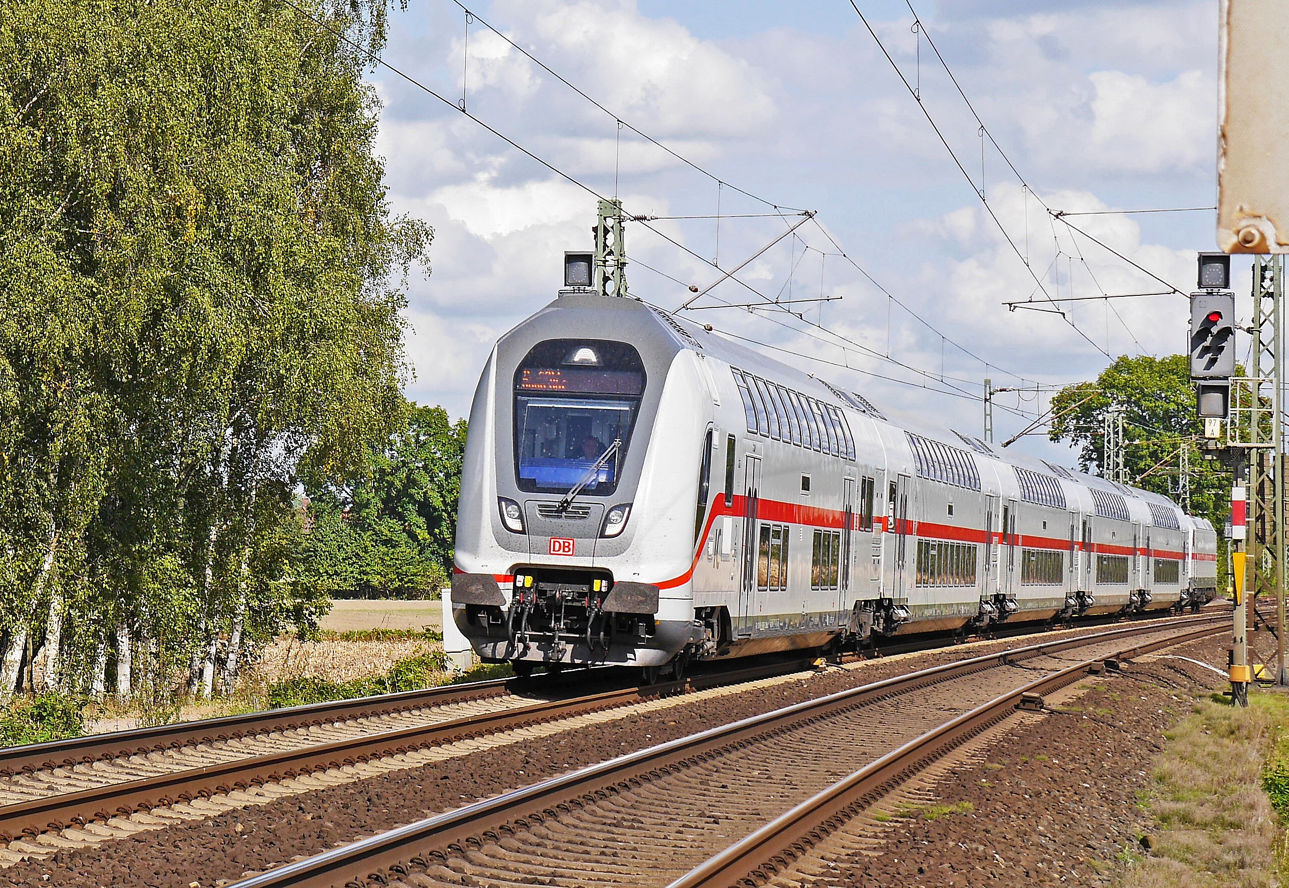 Deutsche Bank Mülheim An Der Ruhr Bildet : hæl, spor, jernbane, tog, transportere, kurve, elektrisitet