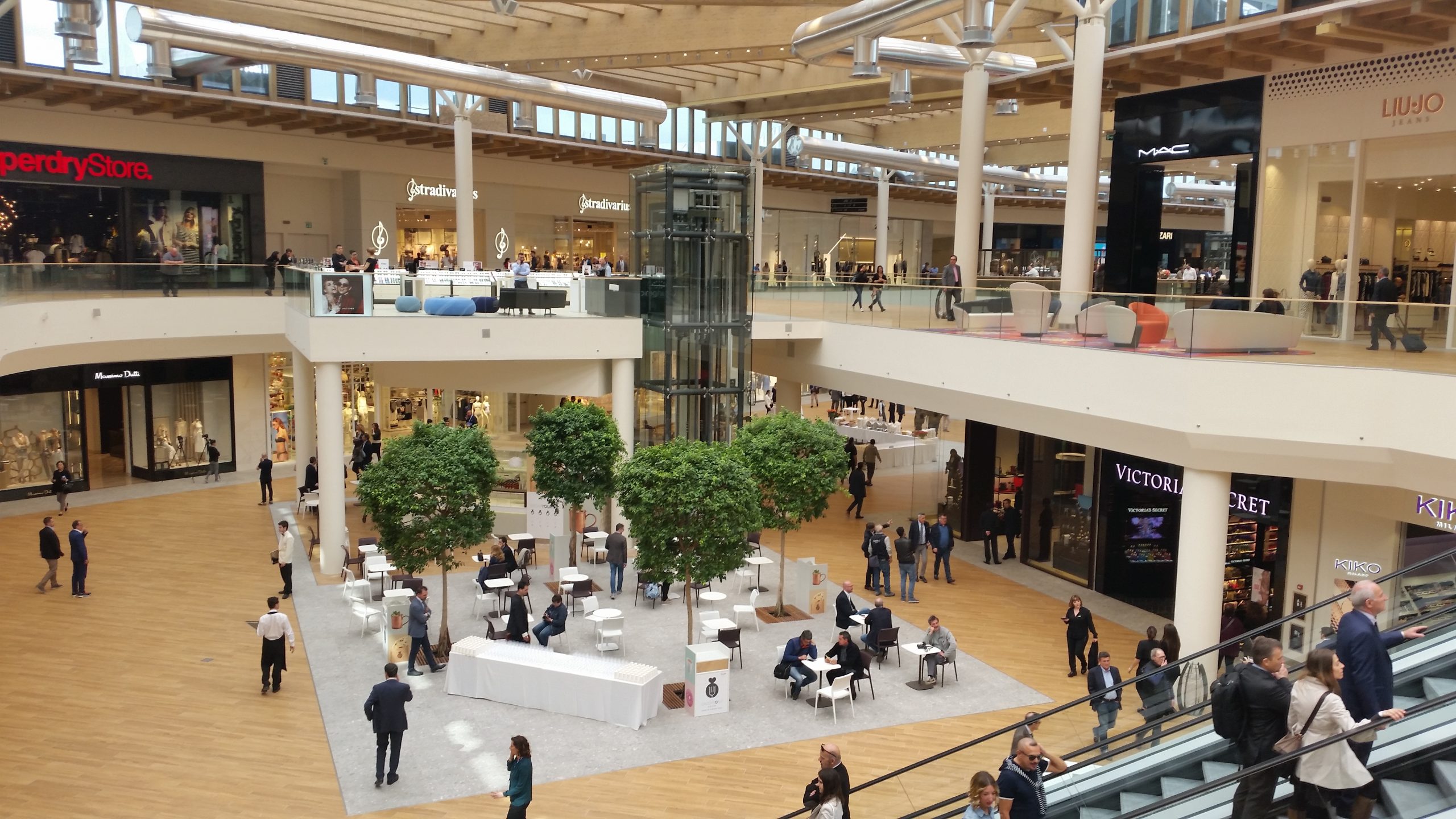 Centro Klinik - Augenlaserzentrum - Augenklinik In Oberhausen CENTRO COMMERCIALE “IL CENTRO” – EP&S
