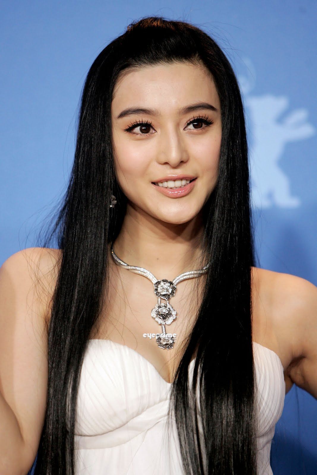 Autowäsche Innen Und Außen In Der Nähe chinese actress Fan BingBing, she will be in the china release of Iron
