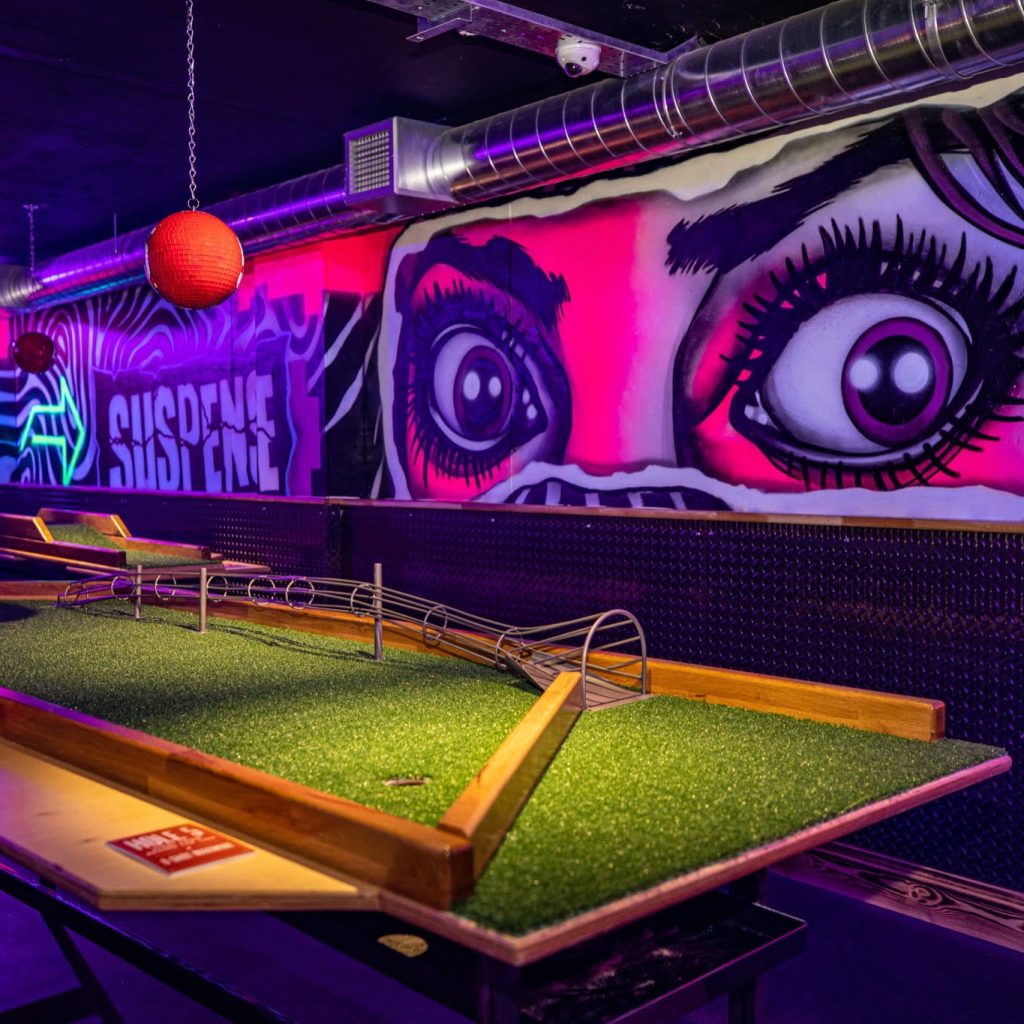 Crazy Minigolf - Hammer Park - Hamburg Crazy Pool | Roxy Ball Room | Roxy Lanes