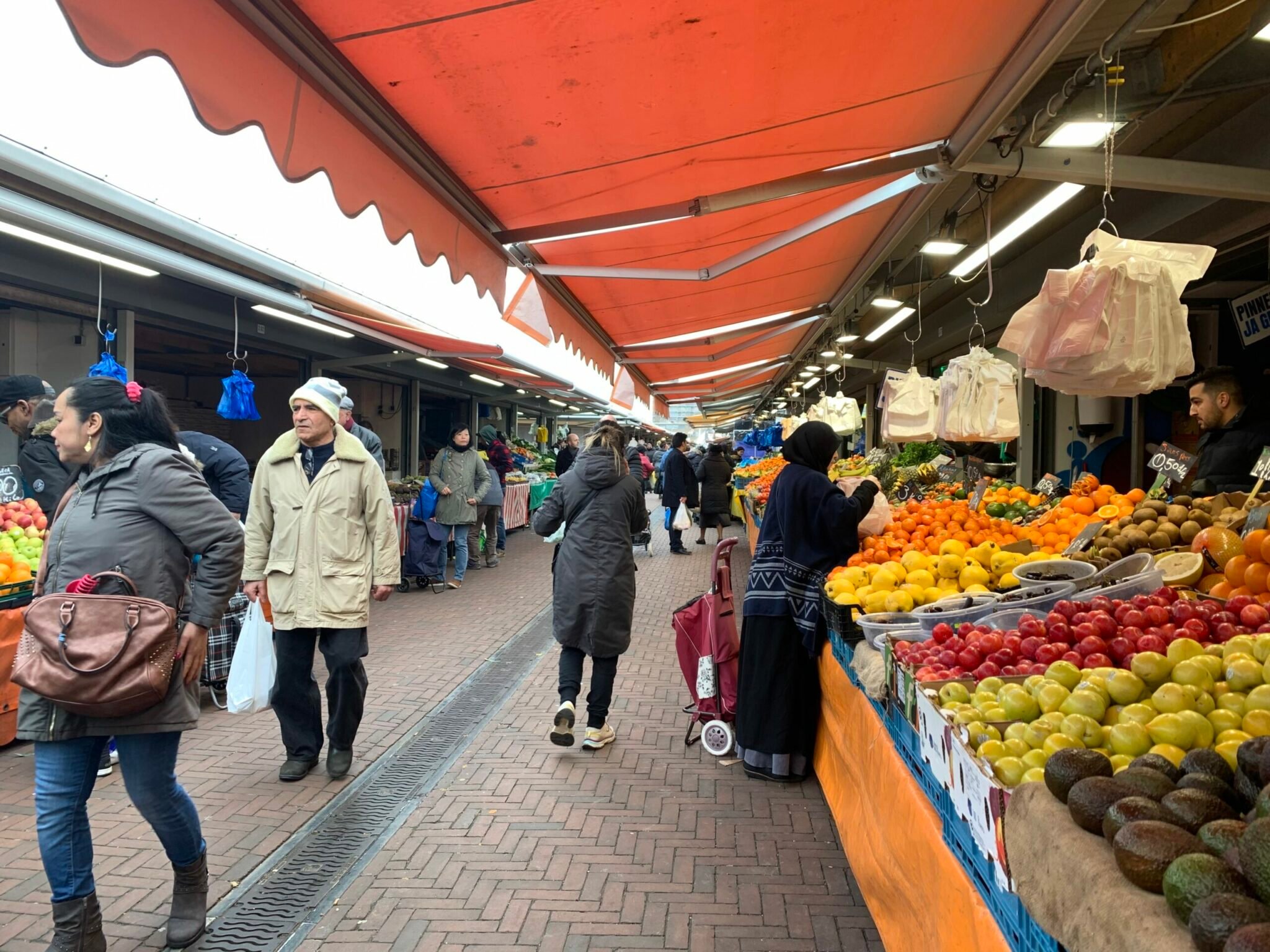 Markt Heute In Meiner Nähe De Haagse Markt is weer open, maar niet alle kramen zijn elke marktdag