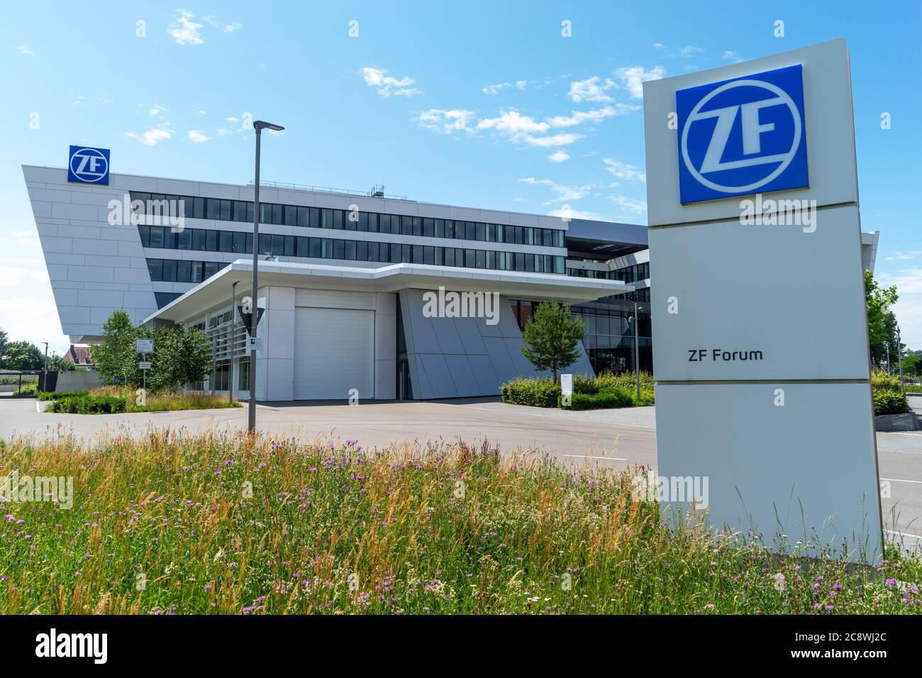 Zf Friedrichshafen Ag Regionalservice Friedrichshafen Werk 2 Deutschland: ZF Group Hauptsitz in Friedrichshafen. ZF ist der weltweit