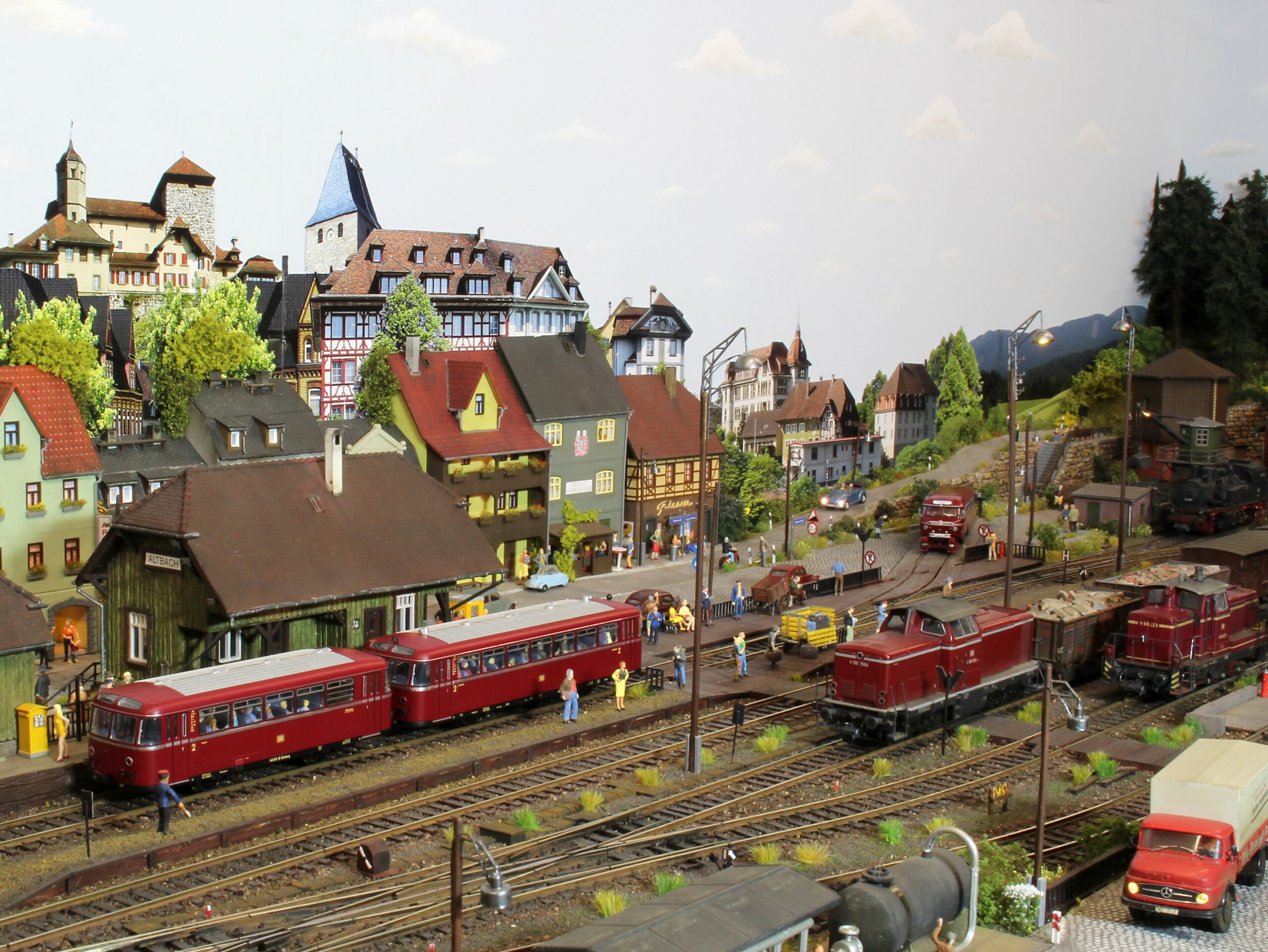 Modellbahn Brücken Selber Bauen Aus Holz Die Spur H0 Modellbahn-Anlagen stellen sich vor | Faszination