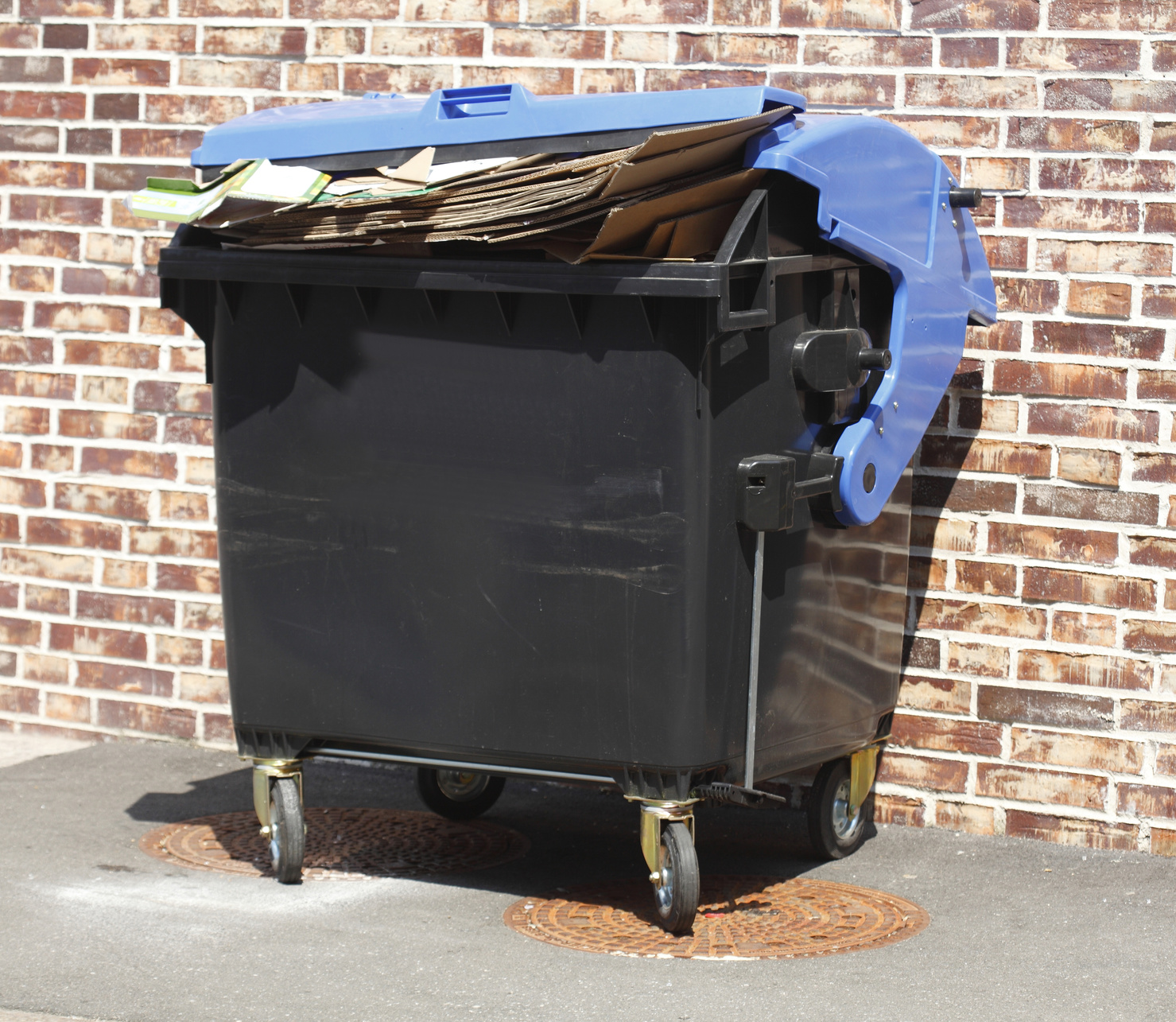 öffentliche Papiercontainer In Der Nähe Dillingen: Sachschaden an Papiercontainer – Saarland-Fernsehen.com