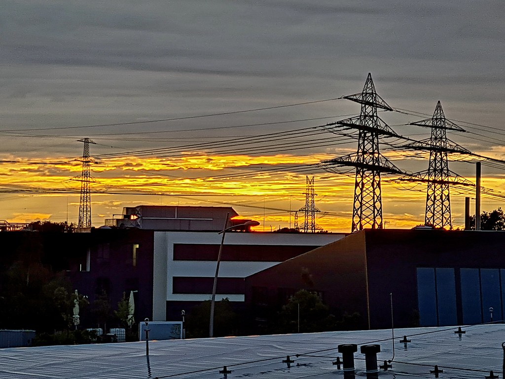 Kiesow Autorecycling Autoteile Gmbh Beim Umspannwerk Norderstedt dramatischer himmel | am umspannwerk norderstedt | Bernd Carstensen