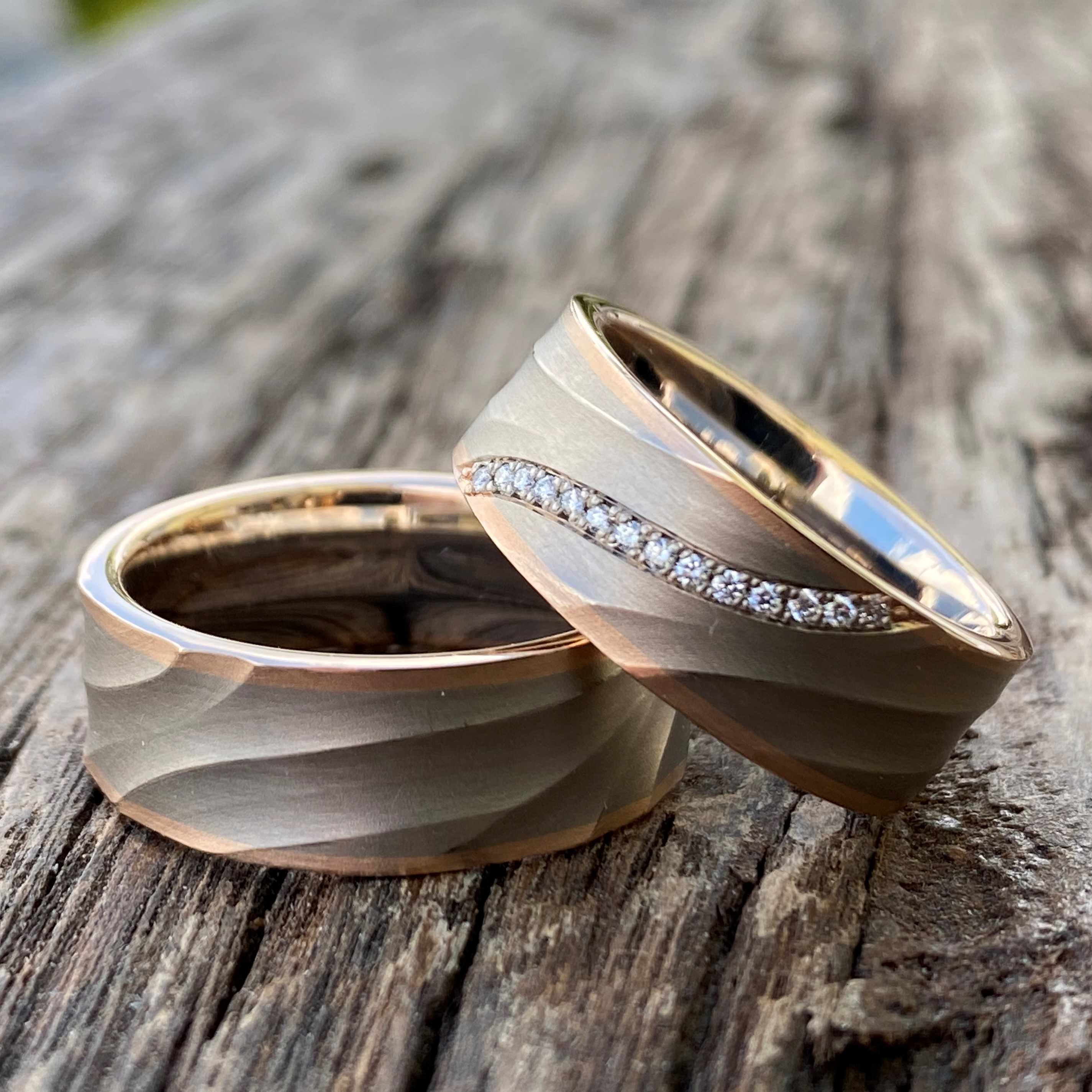 Trauringe Münster Juwelier Aurelius & Goldankauf eheringe-shop - ausgefallene Trauringe aus 585 Graugold und Rotgold