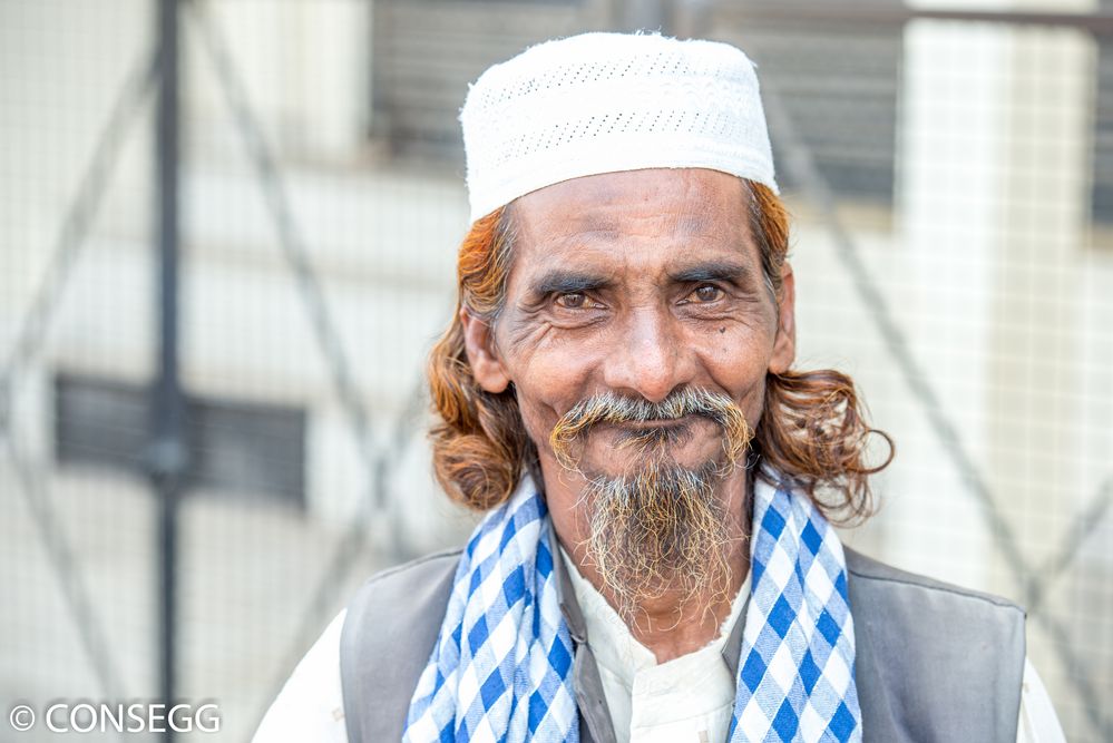 Inder In Der Nähe Jetzt Geöffnet Ein Inder Foto & Bild | erwachsene menschen, people, outdoor Bilder auf