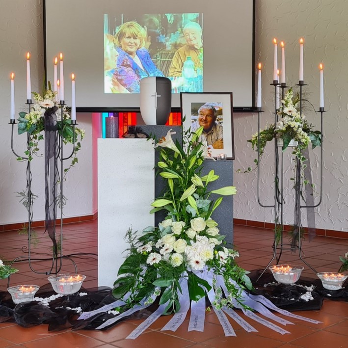 Trauerfeier Friedrich Von Thun Jung Ein Leben in Bildern – Trauerfeier mit Diashow – P&A Bestattungen