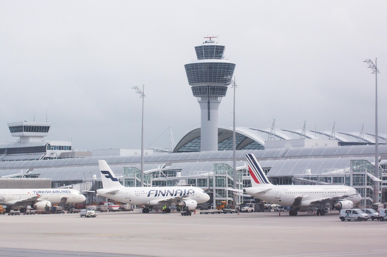 Flughafen Lübeck Lbc Blankenseer Straße Lübeck Flughafen Flugsicherheit - Kostenloses Foto auf Pixabay
