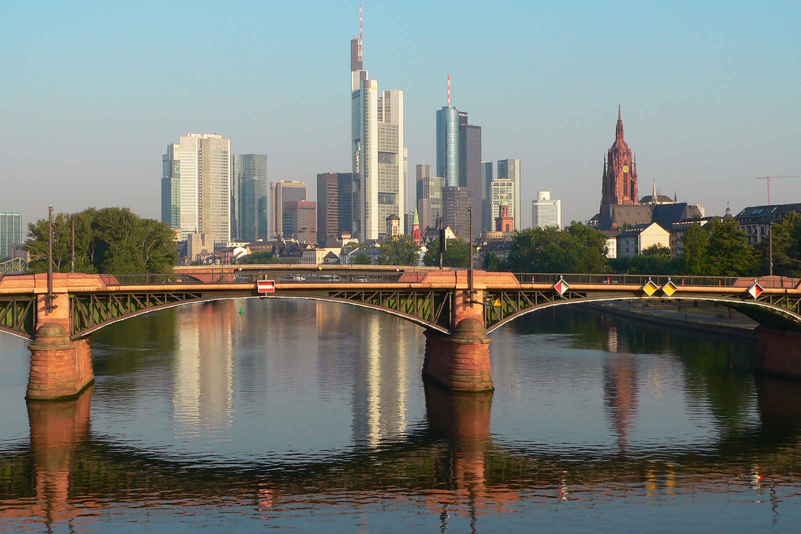 Best Clubs In Frankfurt Am Main Frankfurt: 2-Hour Walking Tour - Guest in a city