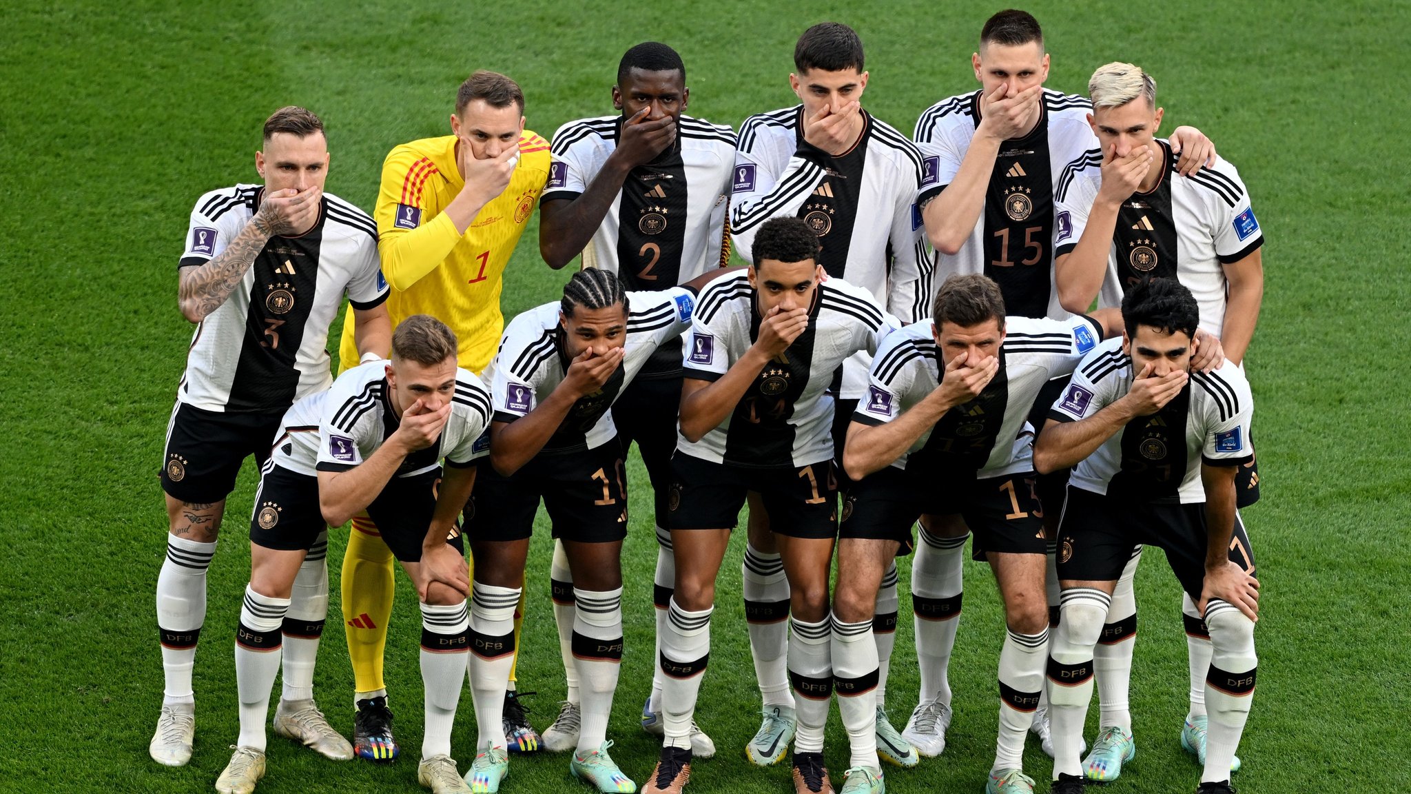 Deutsche Staatsbürgerschaft Beantragen Für Eu-bürger Online Fußball-WM Katar 2022: DFB-Elf hält sich Mund bei Gruppenfoto zu