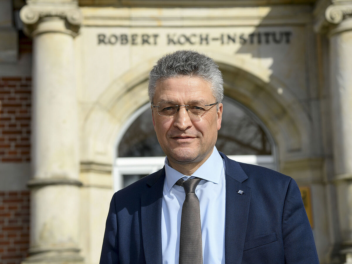 Prof. Dr. Marc Heckmann - Praxisklinik Für Dermatologie Future challenges of AMR - the ongoing pandemic - Institut für