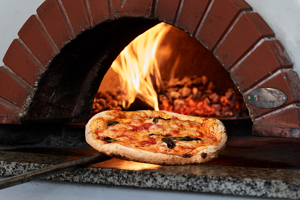 Pizzeria Bellosguardo Am Bischofskreuz Freiburg Im Breisgau Genießen Sie unsere Pizza in unserem Ristorante Pizzeria Kälberer