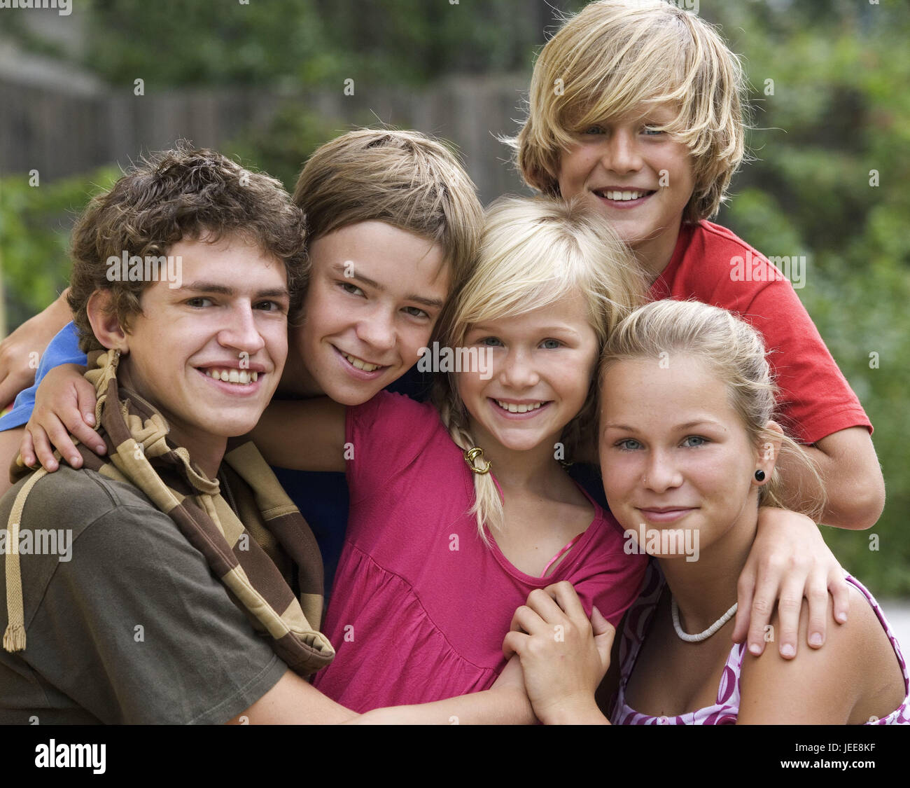 Geschwister Scholl Gymnasium Stolberger Straße Aachen Geschwister, jungen, Mädchen, Gruppenbild, Porträt, Person, Kinder