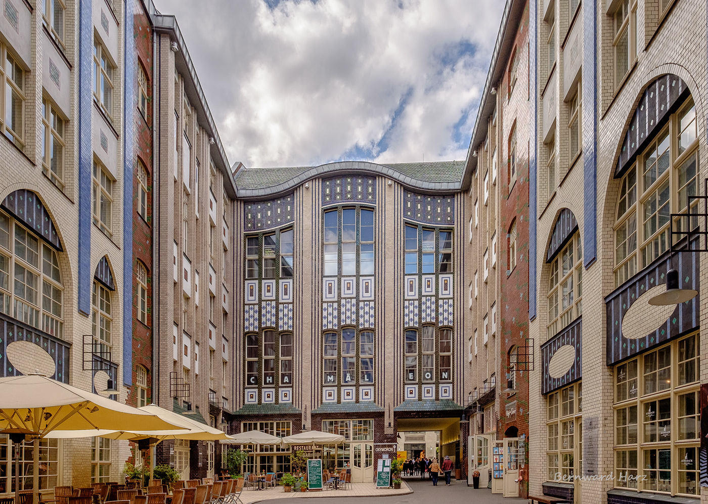 Stadtführung Lübeck Höfe Und Gänge Hackesche Hoefe on Behance