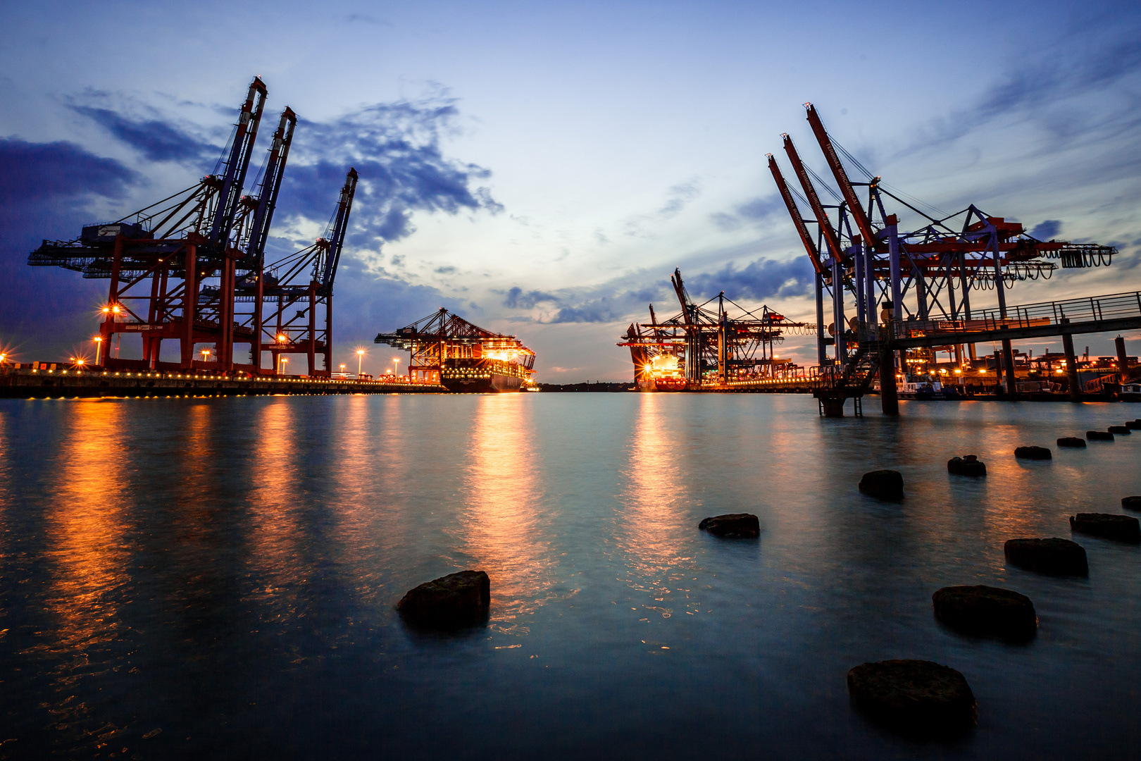 Hafen Zwischen Lübeck Und Rostock Hamburger Hafen am Abend Foto & Bild | schiffe und seewege
