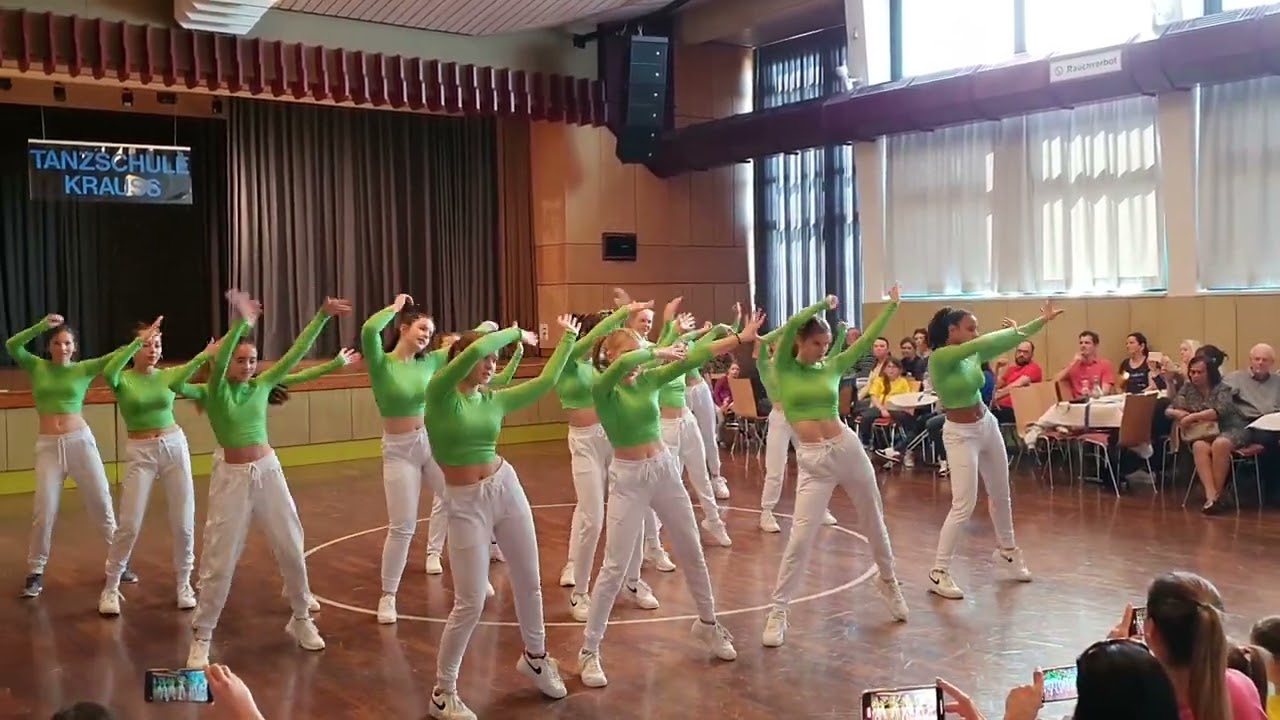 Tanzzentrum Agne Krauss - Ihre Tanzschule In Bergisch Gladbach Hip Hop Gruppe | Tanzschule Krauss - YouTube