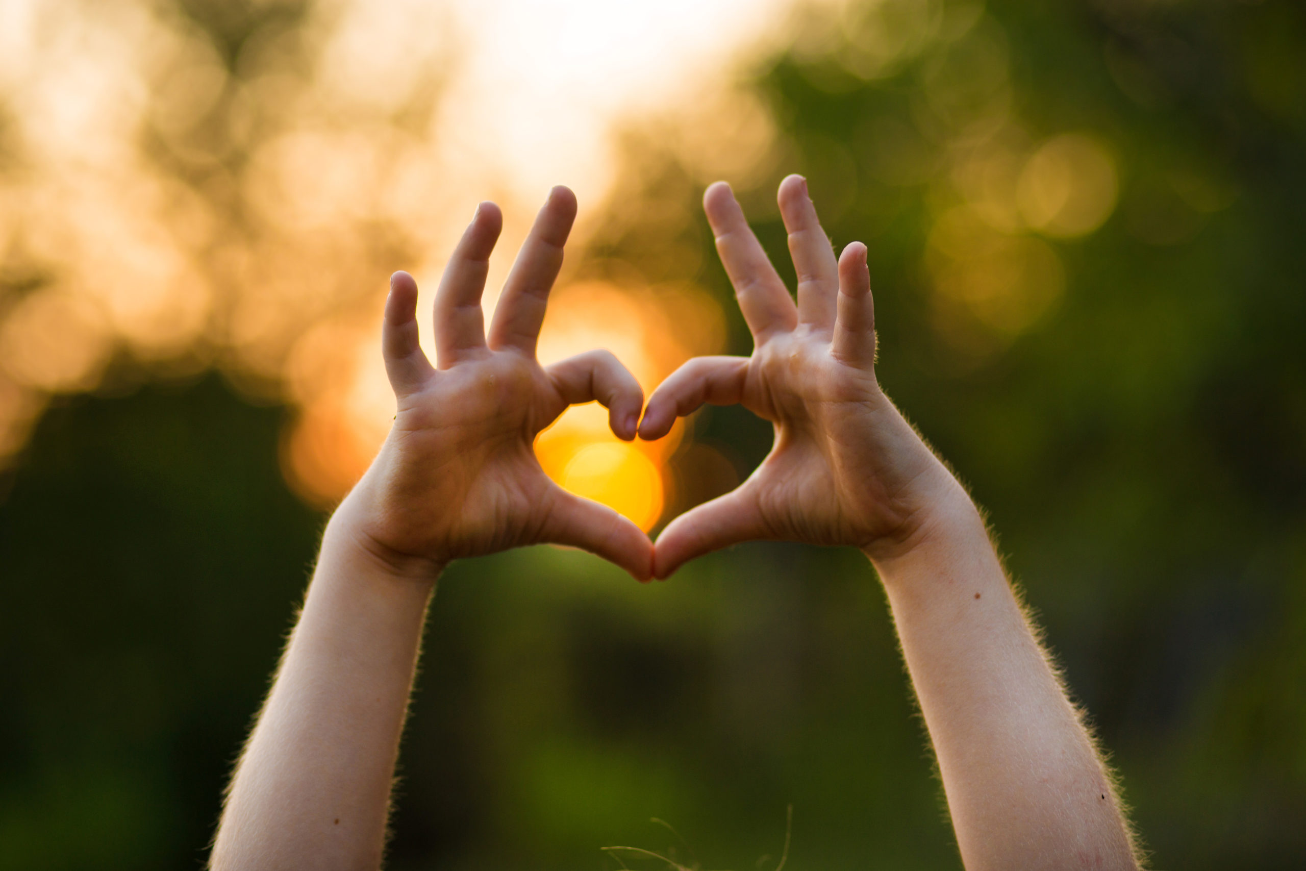 Kind Mit Husten In Die Schule How being kind can improve your health and wealth - Blue Chip Credit Union