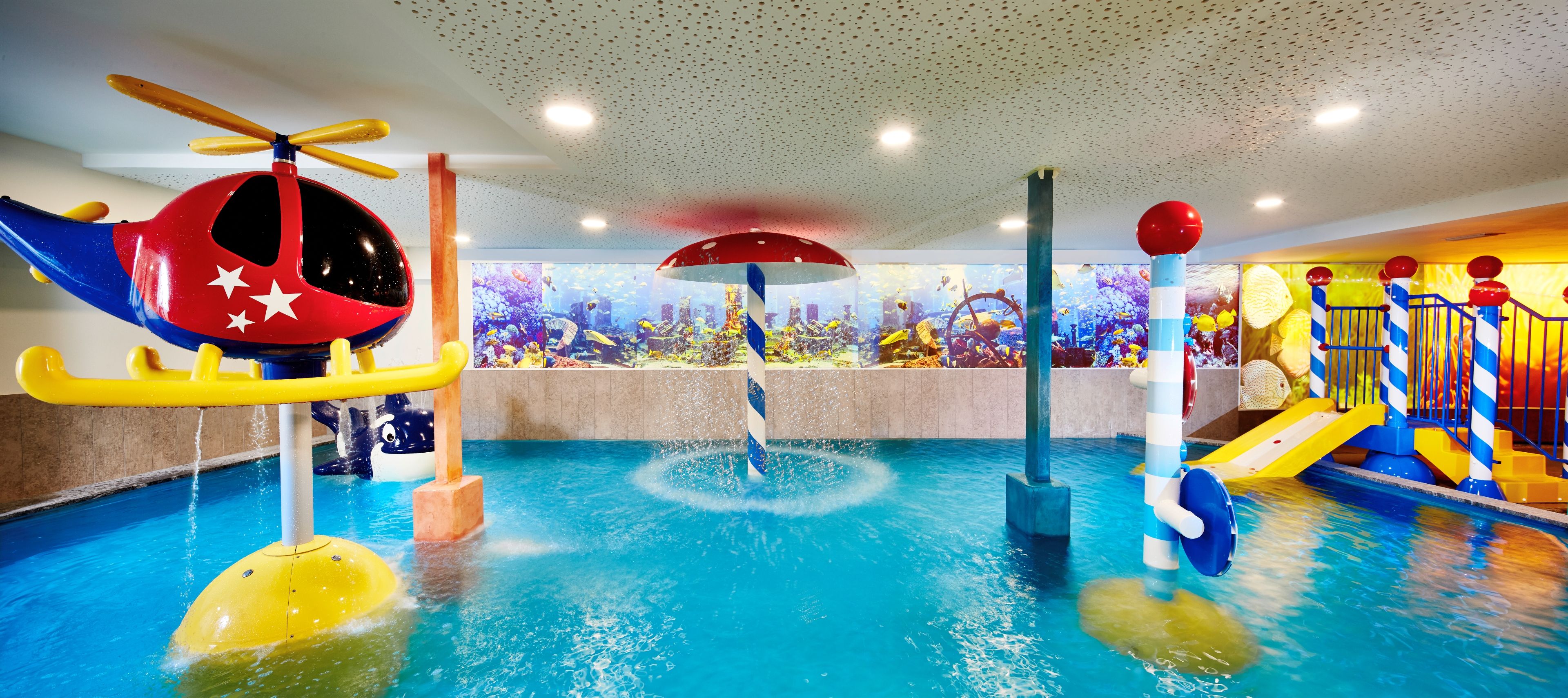 Hallenbad In Der Nähe Von Meinem Standort Kinder-Erlebnishallenbad mit tollen Wasserspielen im Hotel Feldhof in