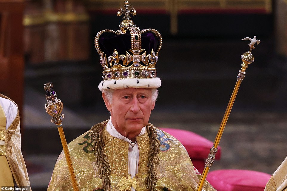 King Döner Paderborn An Der Talle King Charles begins his historic procession: Monarch leaves Buckingham