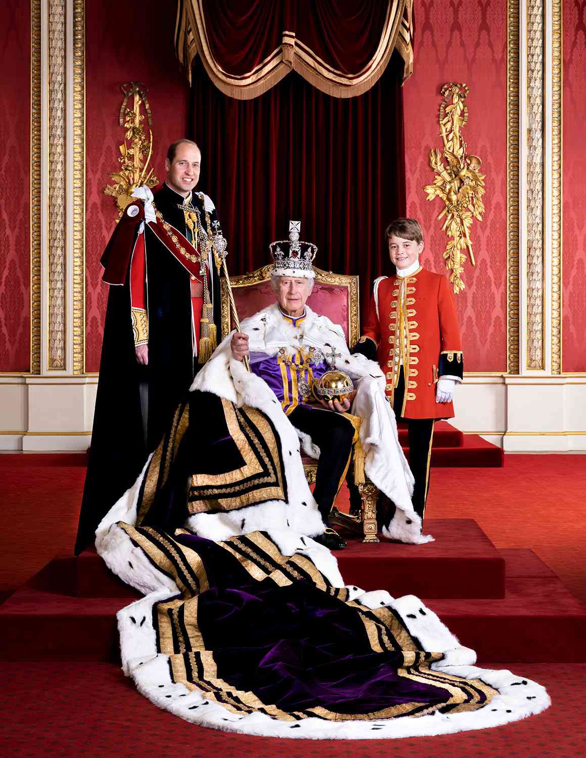 King Döner Paderborn An Der Talle King Charles Poses with Prince William, Prince George Coronation Photo