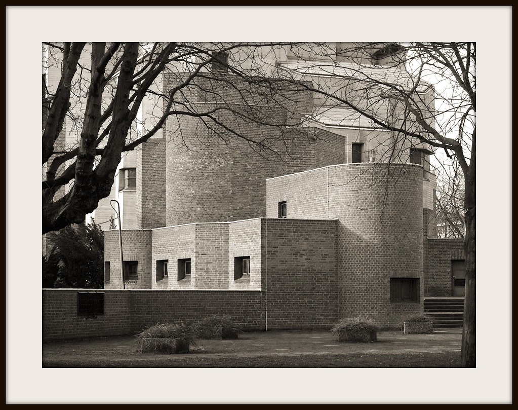 Hautarztpraxis Köln-lindenthal Dr. Med. Larsen / Dr. Med. Kruppa Köln, Lindenthal - Christi Auferstehung Kirche | de.wikipedi… | Flickr