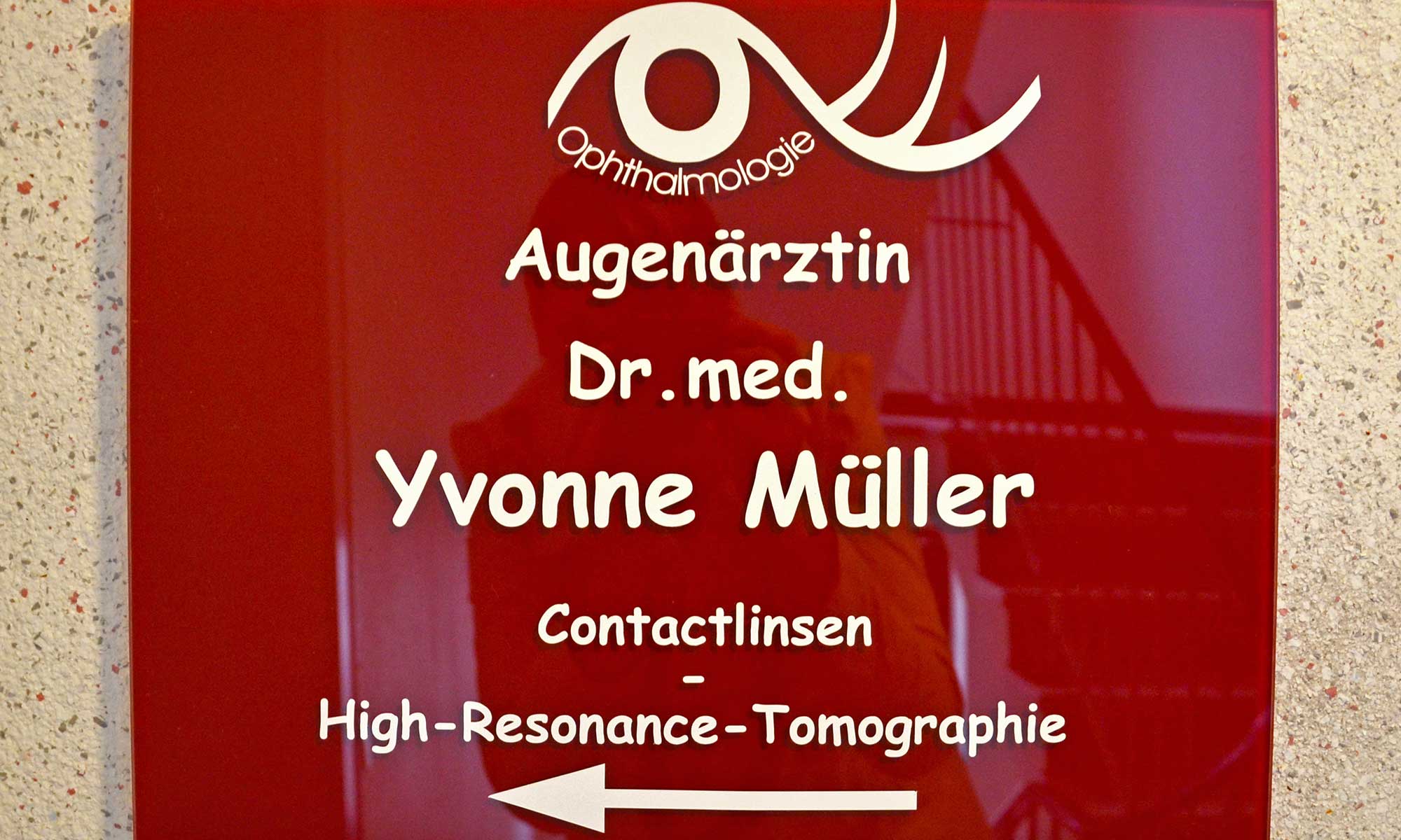 Augenarztpraxis Dr. Med. Carolyn Werner / Elena Gurjanov KONTAKT – AUGENARZTPRAXIS