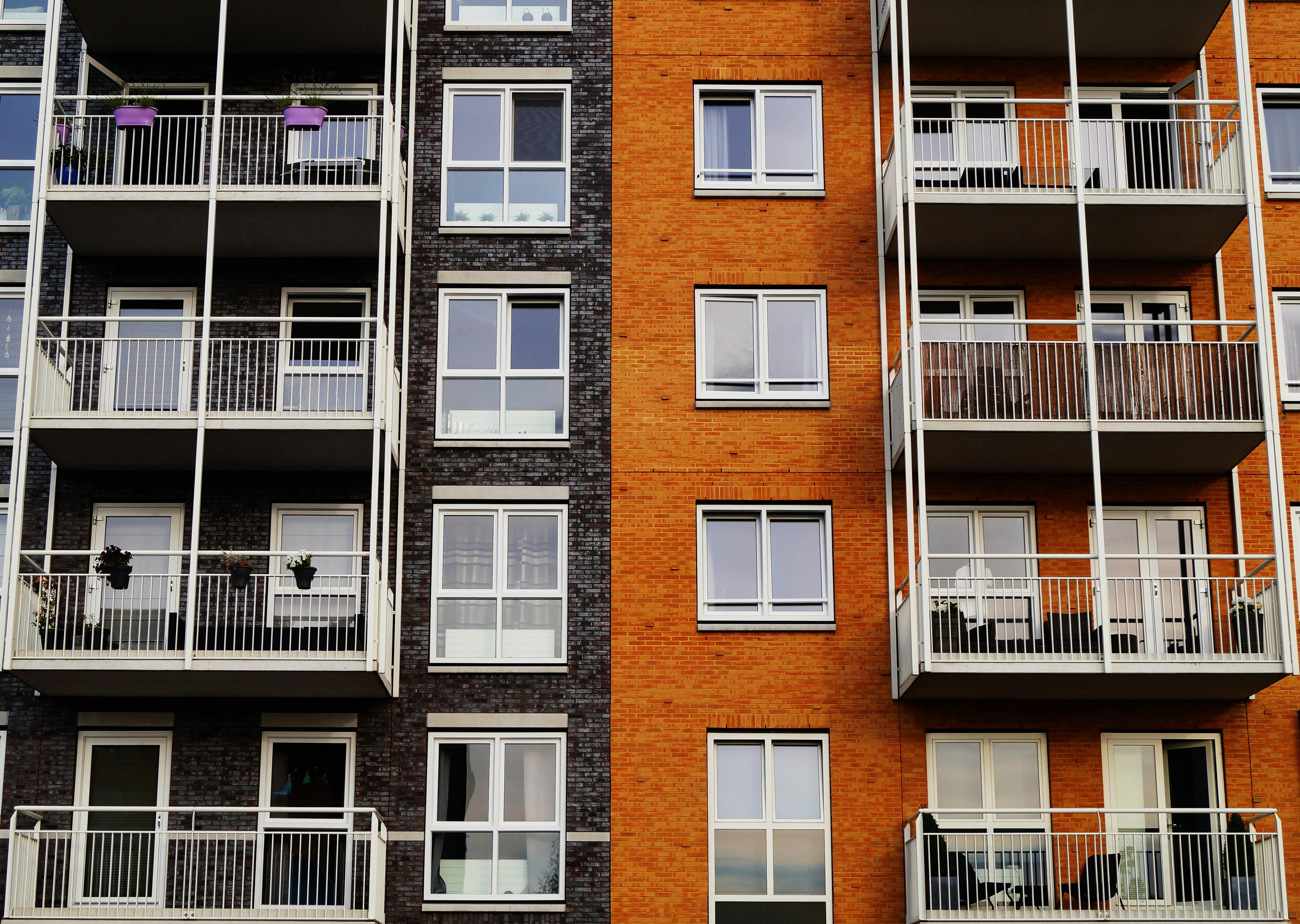 Wohnungen Mit Paragraph 5 Schein Kostenloses Foto zum Thema: apartments, architektur, balkon