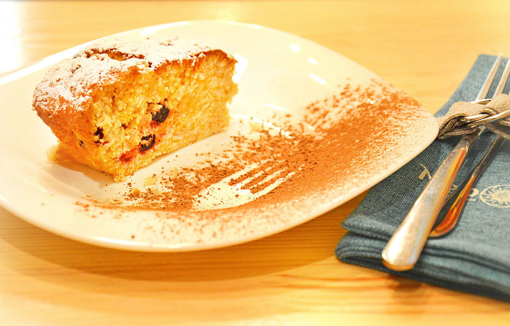 Kuchen In Der Nähe Jetzt Geöffnet Kuchen mit Joghurt-Creme und Mohn - Creative Commons Bilder