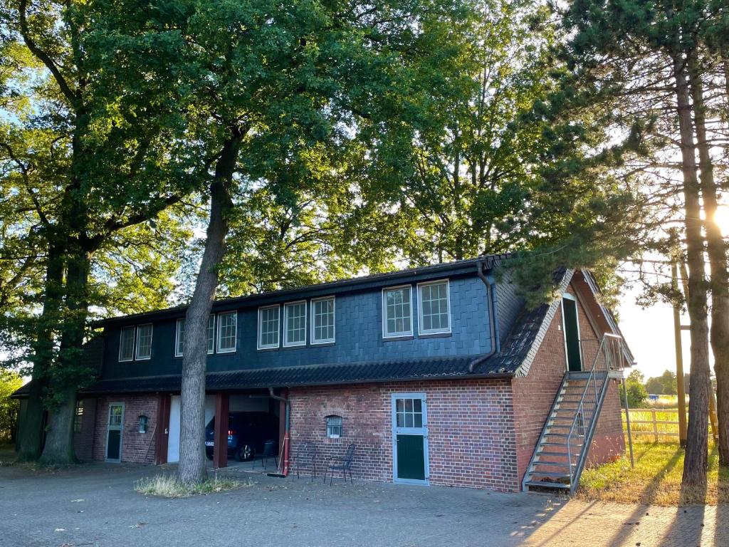 Reifendienst Am Loh Kapp & Schmitz Gbr Landhaus am Loh, Niederrhein, Wesel (updated prices 2024)