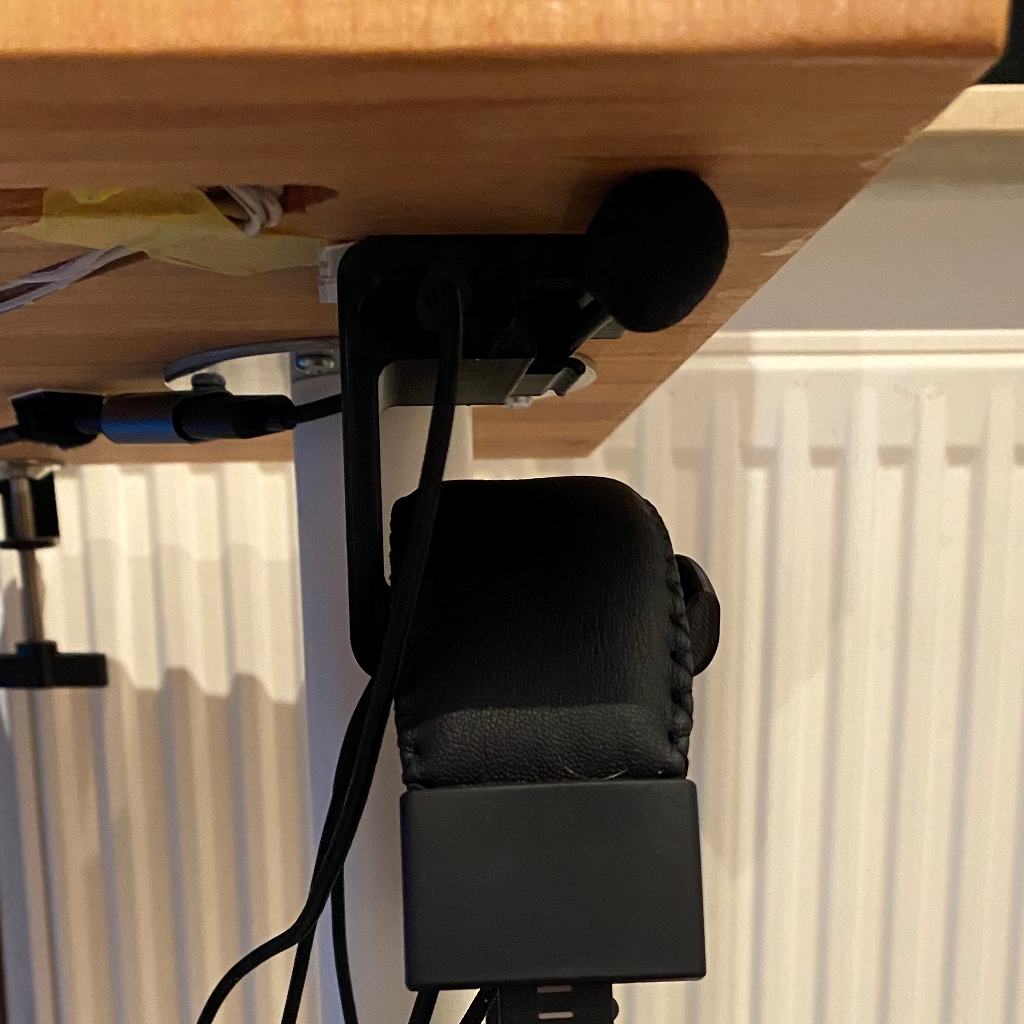 Ist Das Halten An Taxenständen Verboten Logitech G Pro X holder by gig4ntic | Download free STL model