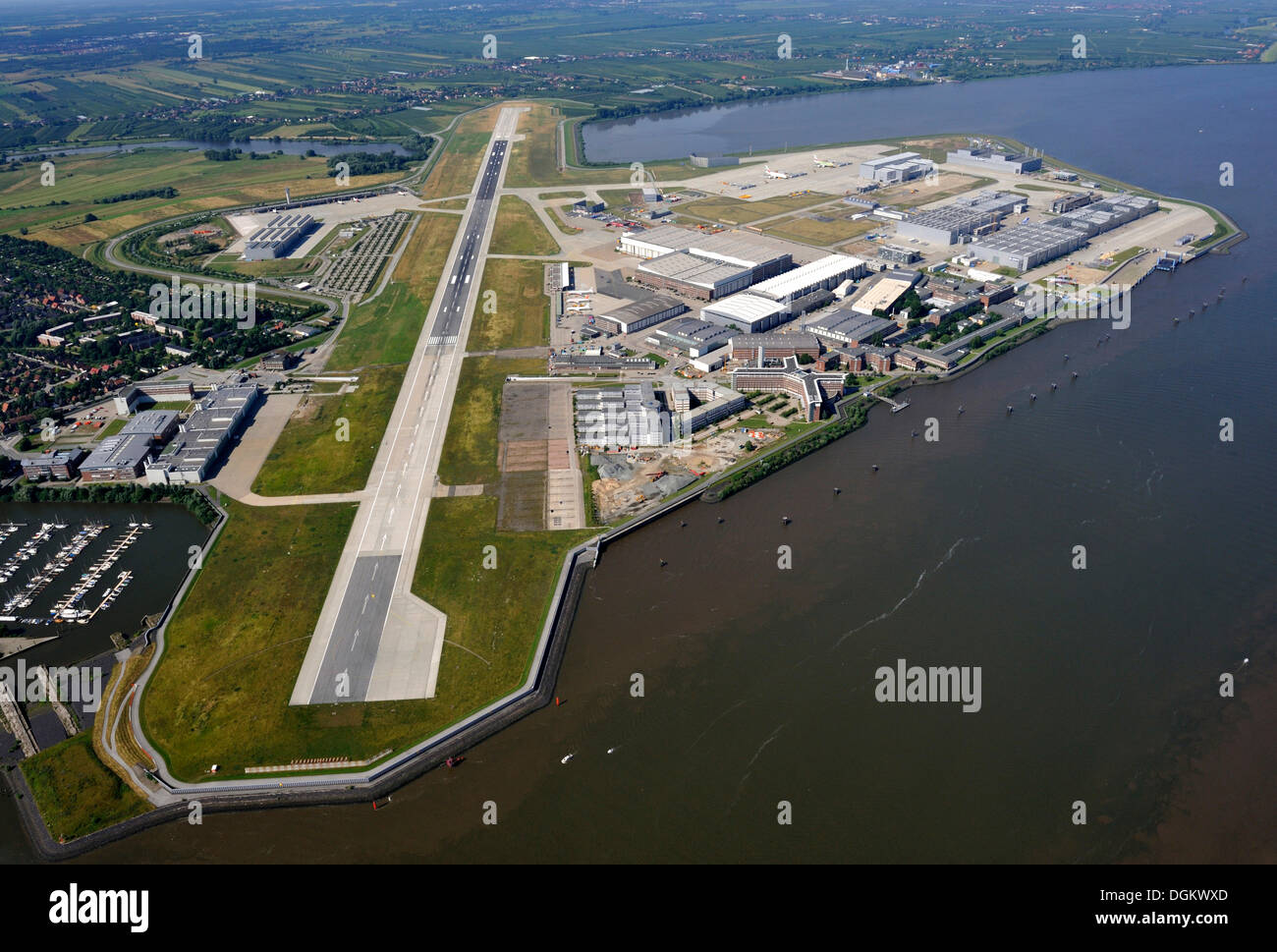 Finkenwerder Fleisch Und Wurstwaren Hinrich Woldmann Gmbh Luftbild, Finkenwerder Airfield und Airbus-Werksgelände, Finkenwerder