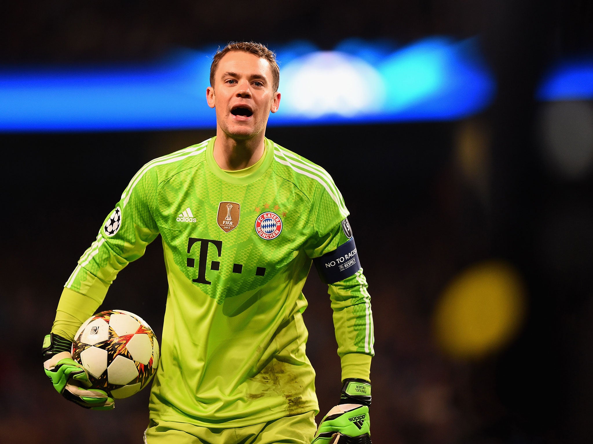 Neuer Grieche Mülheim An Der Ruhr Manuel Neuer is human after all: Bayern Munich goalkeeper gifts