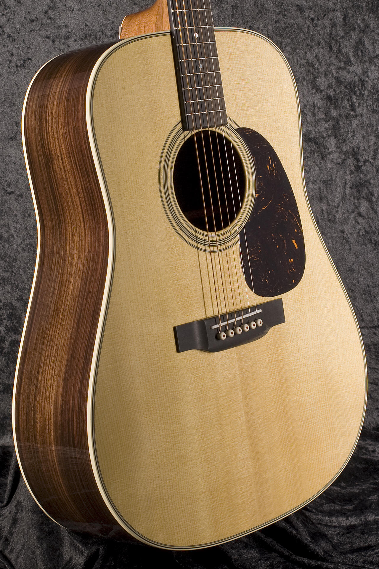 Martin Linzmaier Und Dr. Daniel Schwarze Martin Guitars D-28 | Guitar Gallery | Musik Produktiv