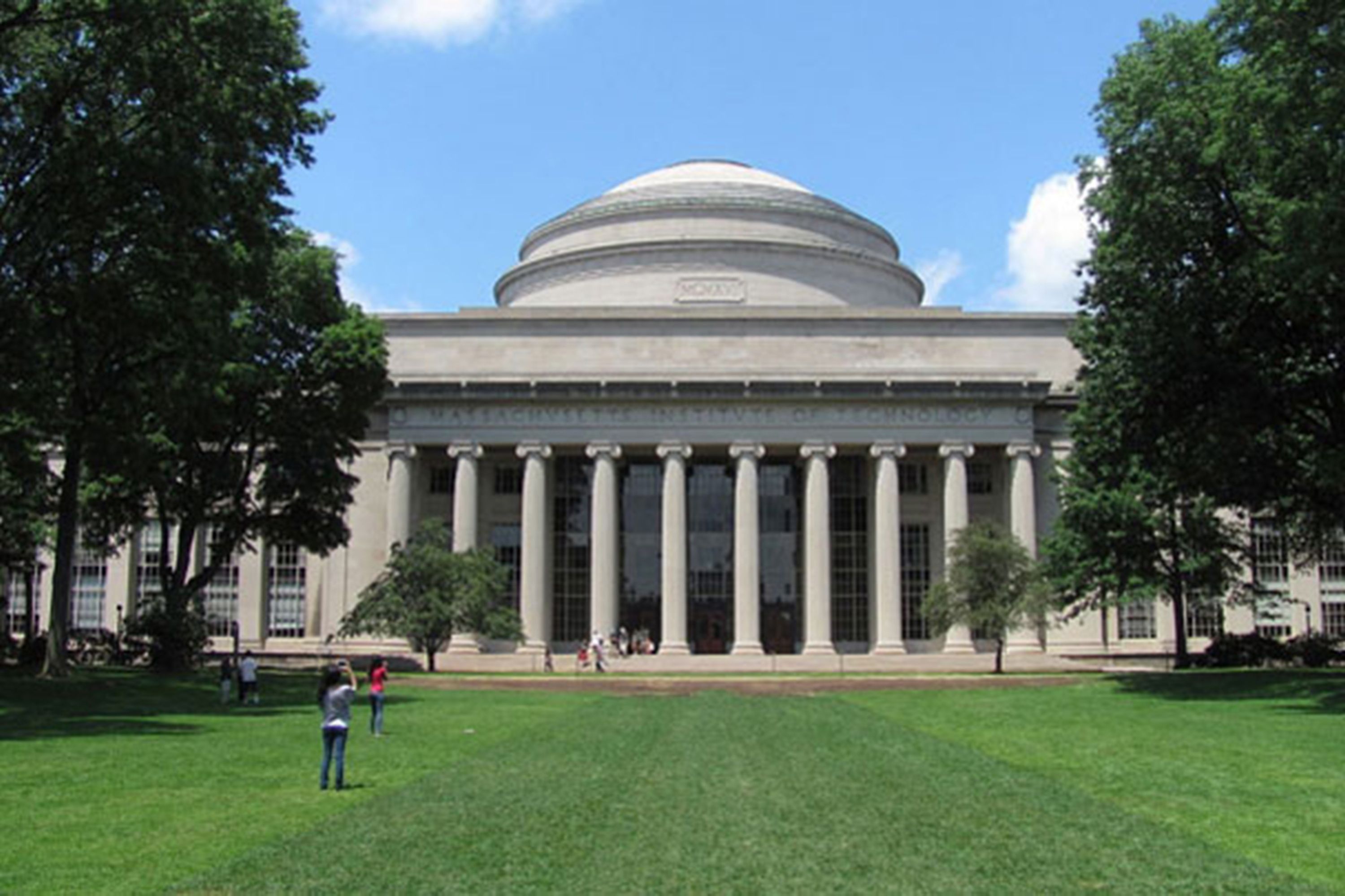Mit Freundlichen Grüßen Groß Oder Klein MIT-SenseTime Alliance funds projects from all five schools | MIT News