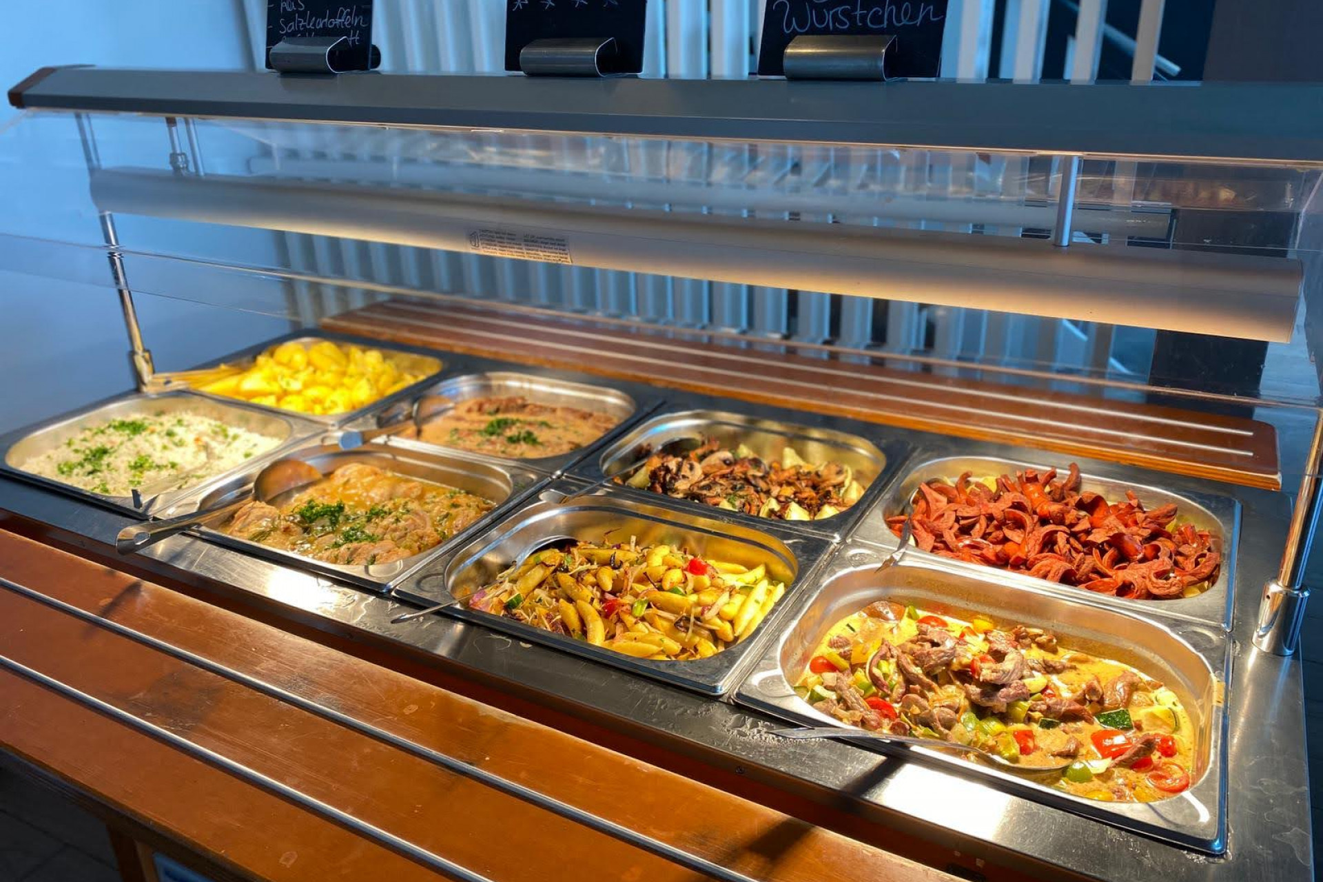 Mittagstisch In Der Nähe Vom Standort Mittagsbuffet | 15,90 Euro pro Person - Herkenrath Hof