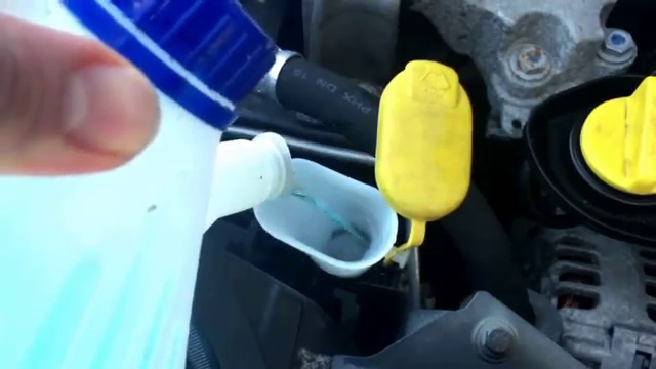 Waschanlage Für Cabrio In Der Nähe PKW Scheibenwaschanlage befüllen Scheibenwischer Konzentrat nachfüllen