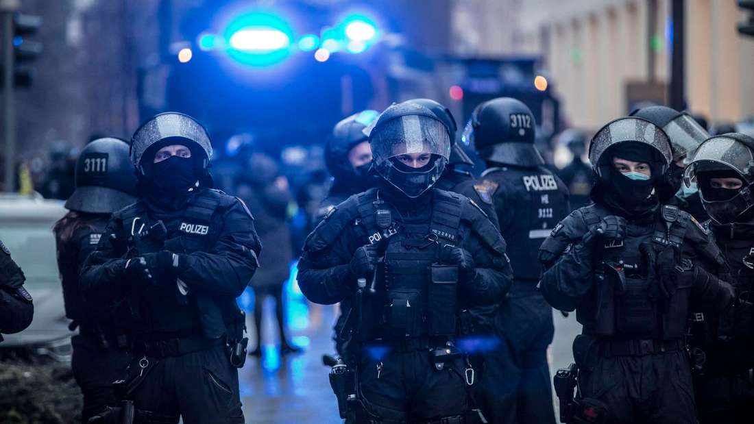 Jemanden Bei Der Polizei Anzeigen Englisch Polizei - RwasySaharah