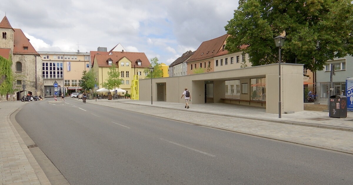 öffentliche Toilette In Der Nähe Jetzt Geöffnet