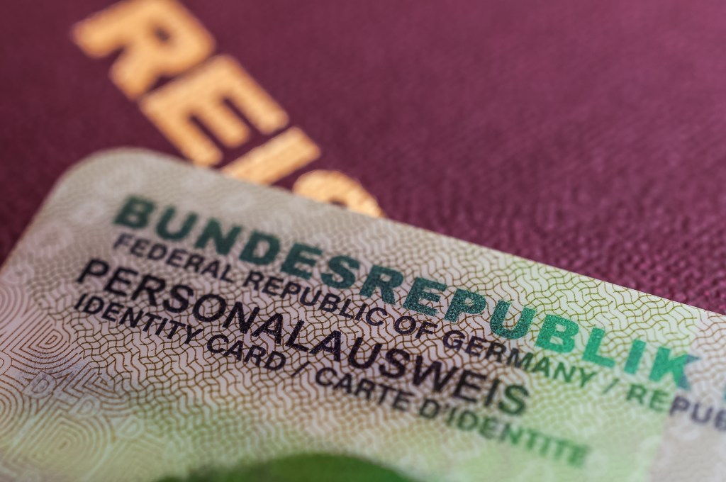 Wie Lange Dauert Es Bis Der Reisepass Fertig Ist Reisepass beantragen: So lang ist die Bearbeitungszeit - wmn