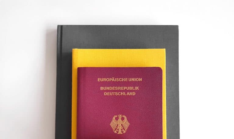 Wie Lange Dauert Die Ausstellung Eines Reisepasses Reisepass | PersoFoto - Biometrische Passbilder selber machen.
