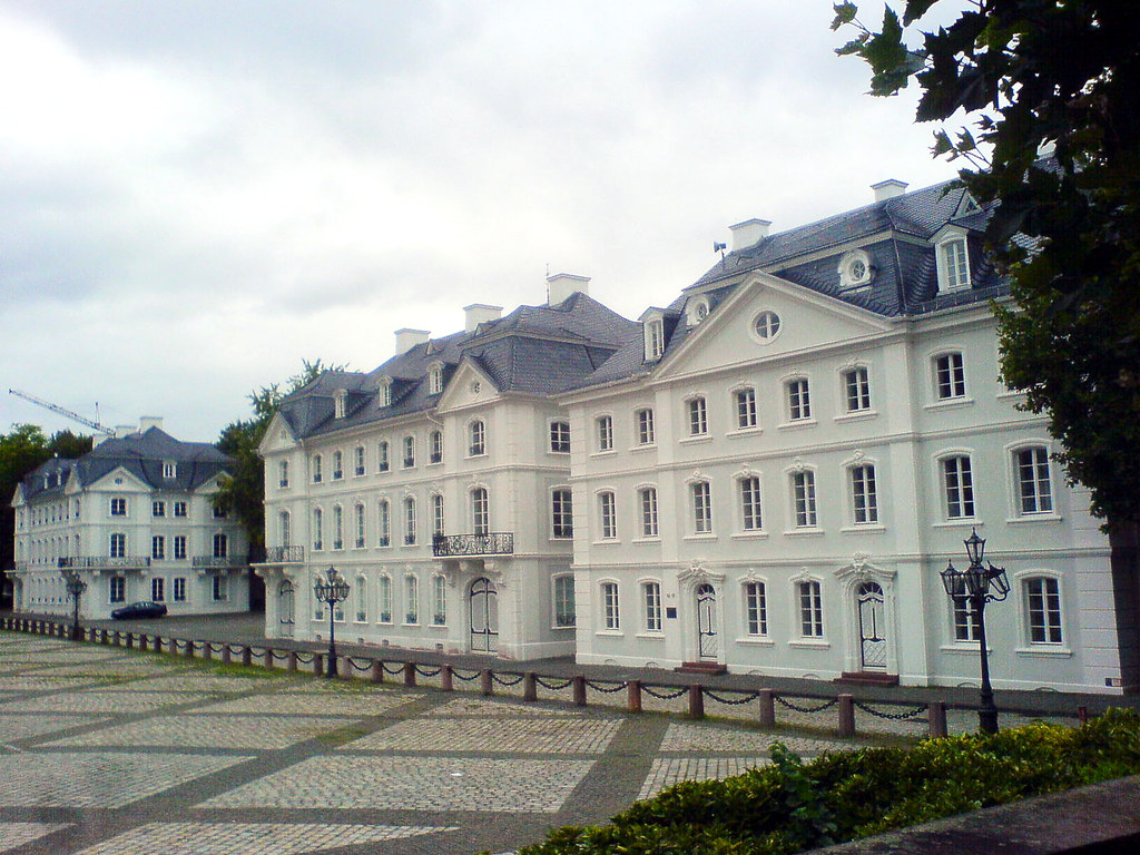 Opn Up Osteopathie Physiotherapie & Naturheilkunde In Saarbrücken Saarbrücken | unterwegs in Alt-Saarbrücken - Ludwigsplatz / … | Flickr