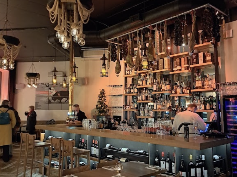 Restaurant & Tapas Bar - Hans José Sangria Tapas Bar